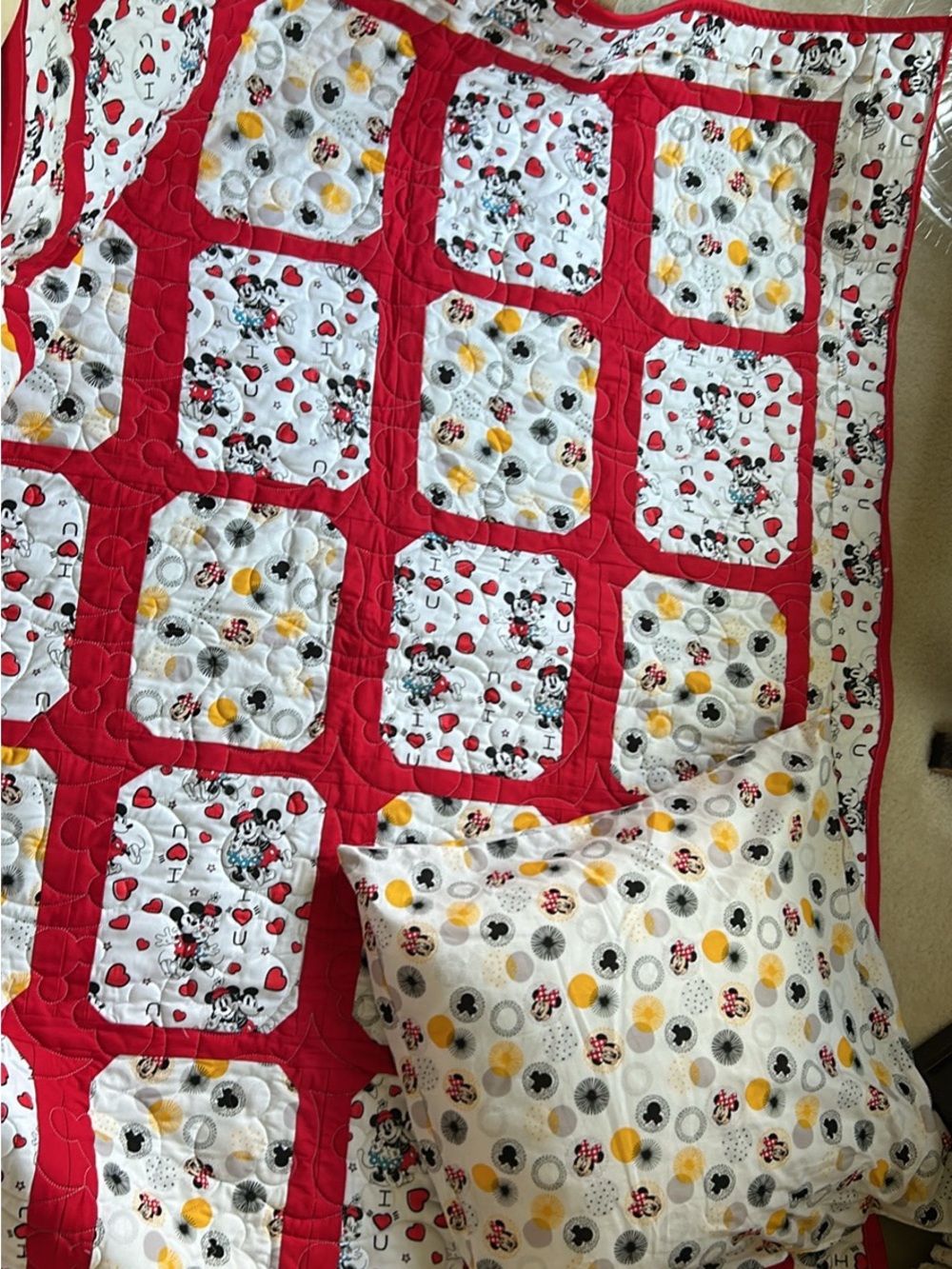 New Minnie and Mickey Mouse Quilt and matching pillow!
